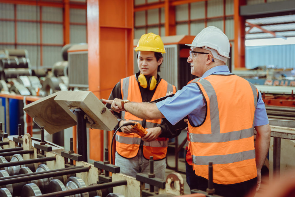 Parcours professionnels pour la main-d’œuvre en milieu de carrière grâce à l’apprentissage sur le lieu de travail