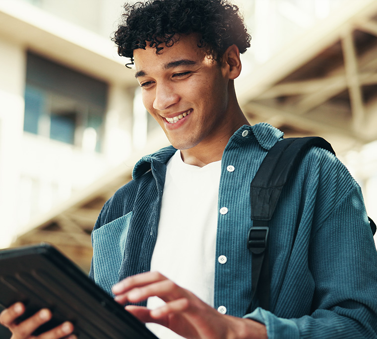 Voies d’accès aux carrières : Promouvoir l’apprentissage intégré au travail neuro-inclusif dans l’enseignement supérieur